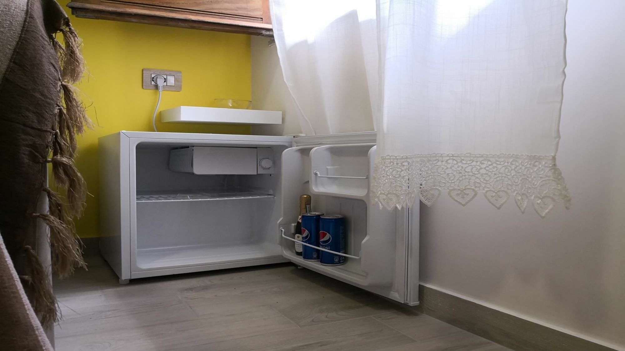 Fenesta Vascia Bed and Breakfast Napels Buitenkant foto