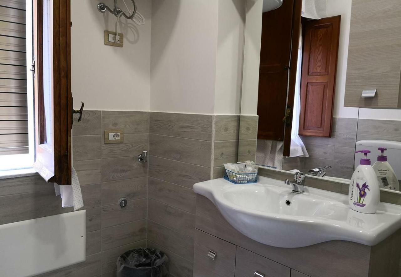 Fenesta Vascia Bed and Breakfast Napels Buitenkant foto