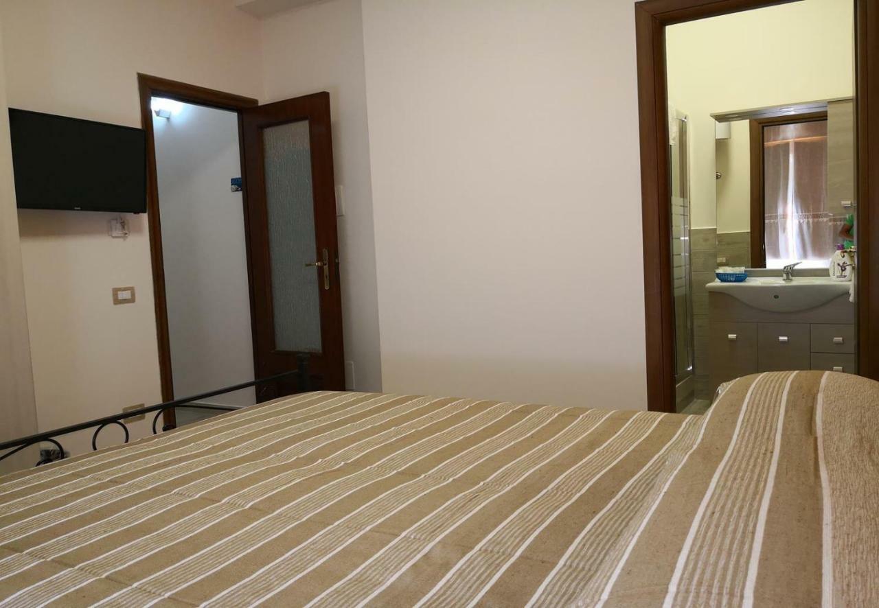 Fenesta Vascia Bed and Breakfast Napels Buitenkant foto